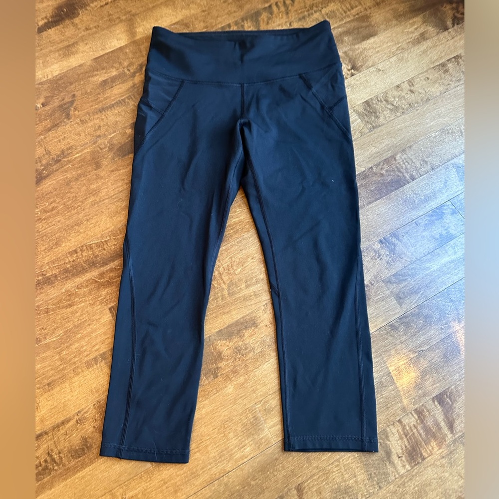 Women’s Athleta cropped leggings w/ compression